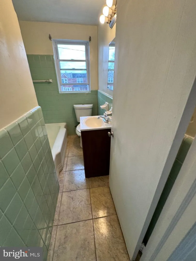 7972 FORREST AVENUE #2 Philadelphia, PA 19150