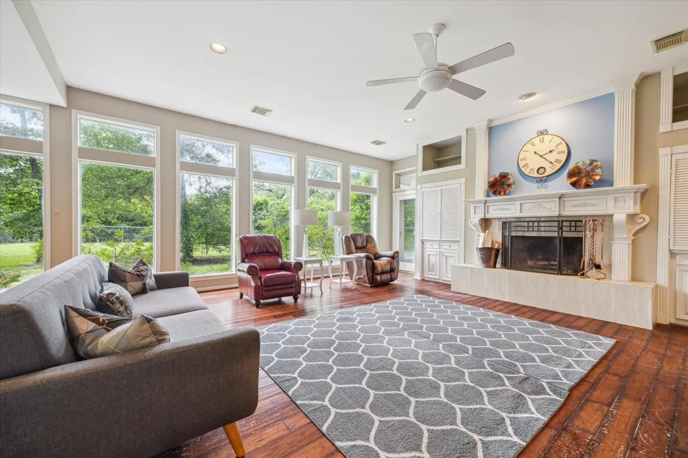 491 Oak Forest Road Bellville, TX 77418
