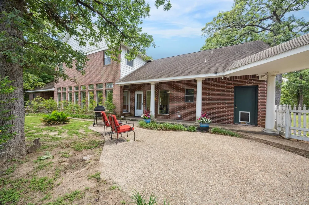 491 Oak Forest Road Bellville, TX 77418