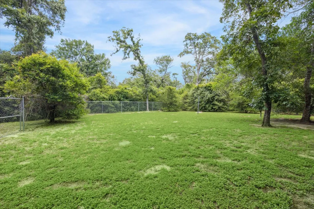 491 Oak Forest Road Bellville, TX 77418