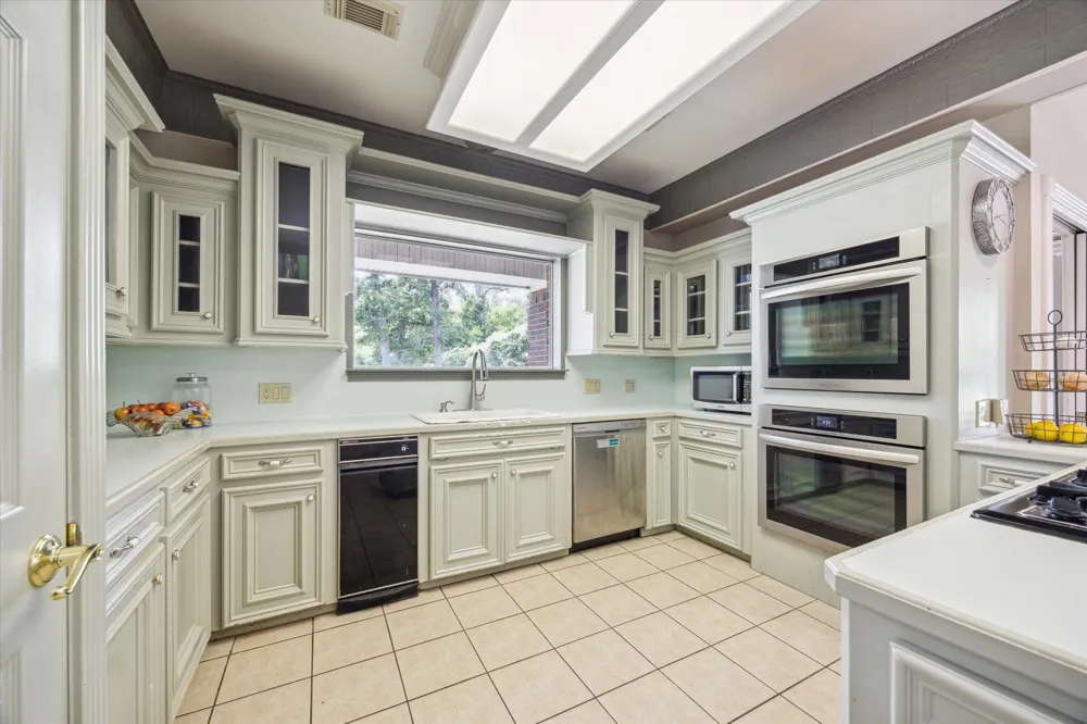 491 Oak Forest Road Bellville, TX 77418