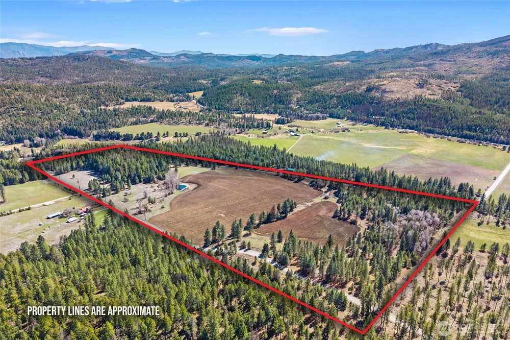 2068 Addy-Gifford Road Addy, WA 99101