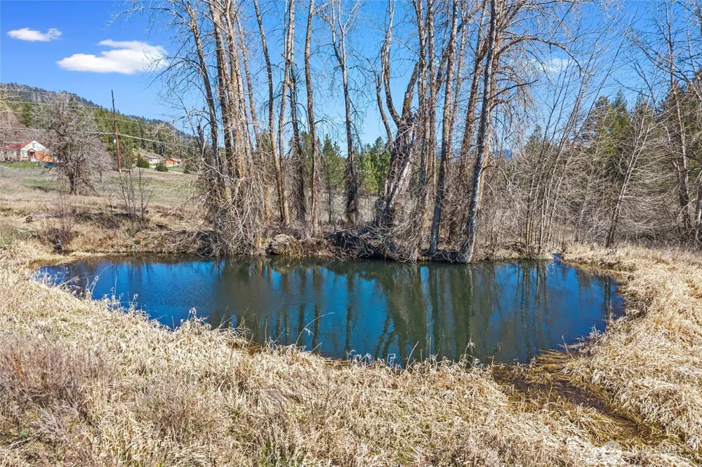 2068 Addy-Gifford Road Addy, WA 99101