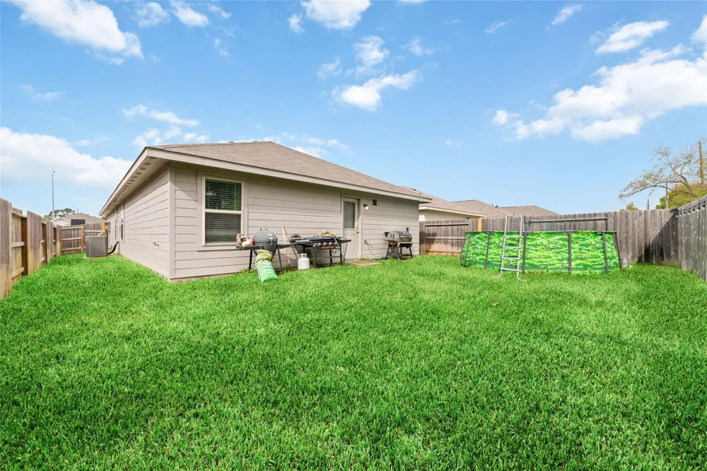 310 Riverwood Village Lane Sealy, TX 77474