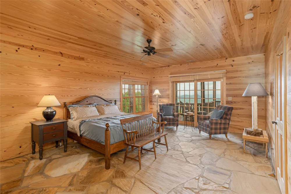 865 Toxaway Drive Lake Toxaway, NC 28747