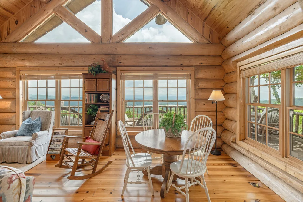865 Toxaway Drive Lake Toxaway, NC 28747