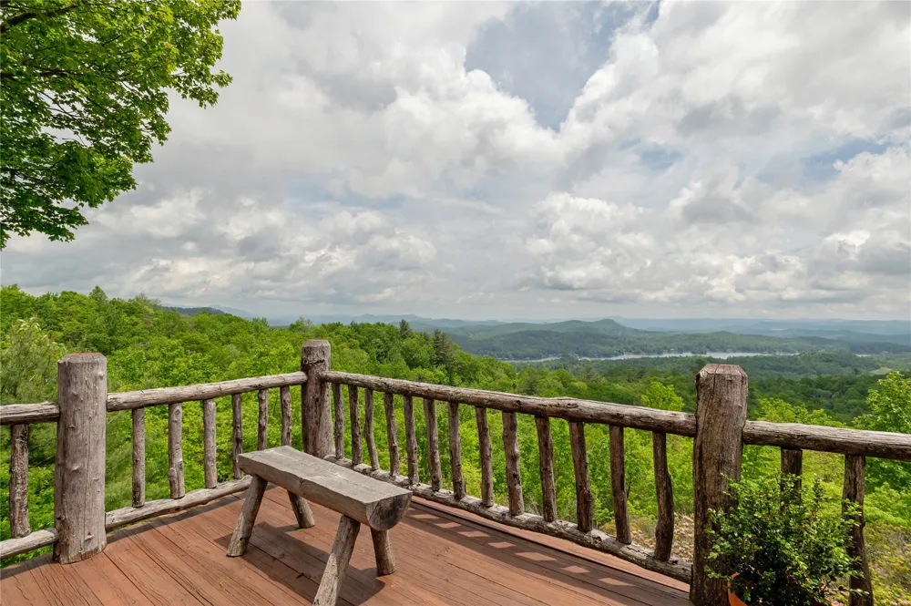 865 Toxaway Drive Lake Toxaway, NC 28747