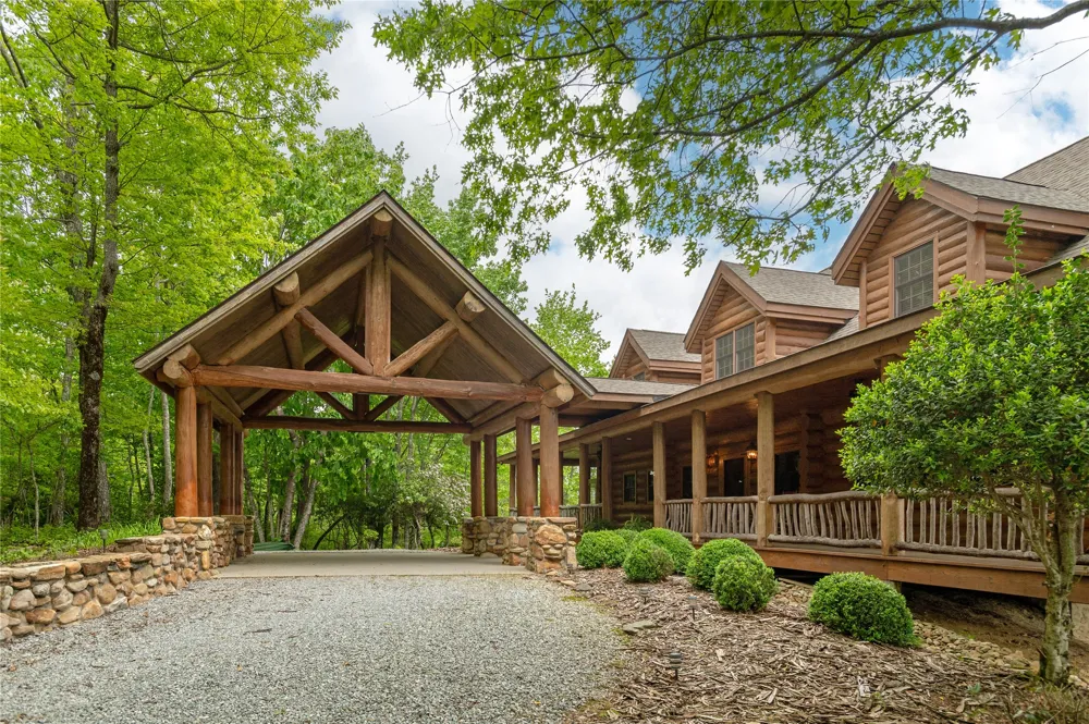 865 Toxaway Drive Lake Toxaway, NC 28747