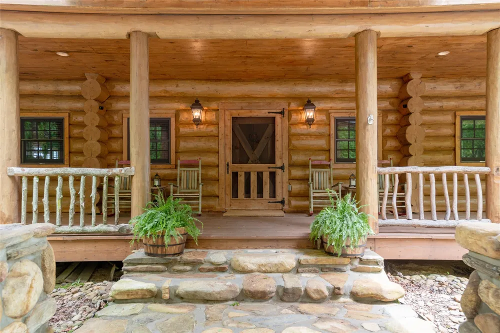 865 Toxaway Drive Lake Toxaway, NC 28747