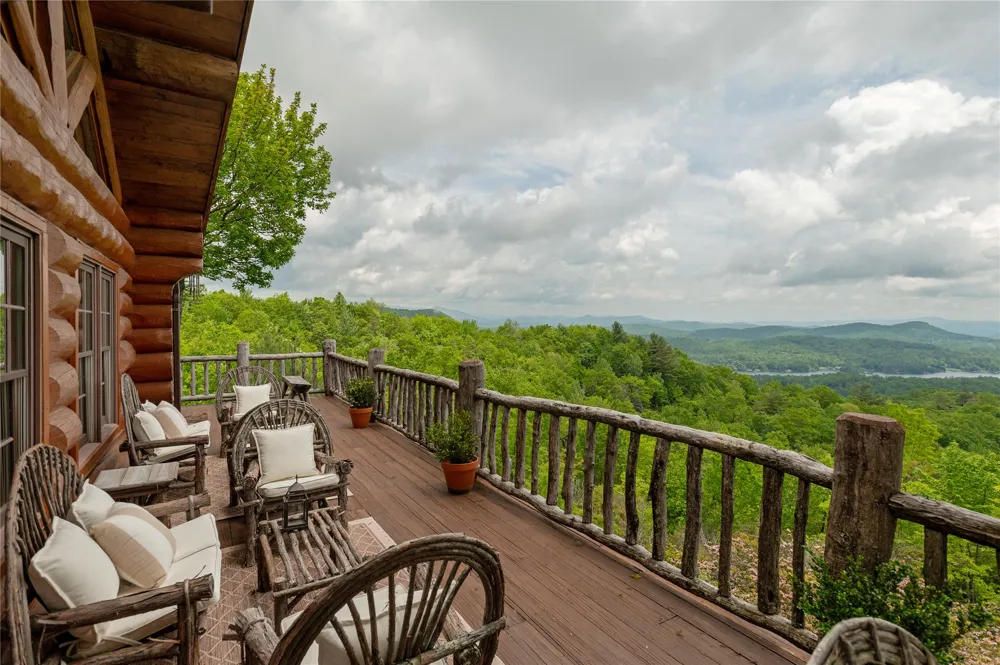 865 Toxaway Drive Lake Toxaway, NC 28747
