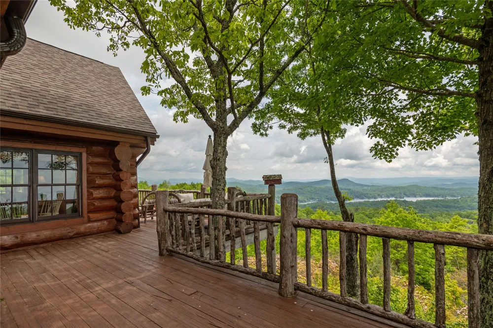 865 Toxaway Drive Lake Toxaway, NC 28747