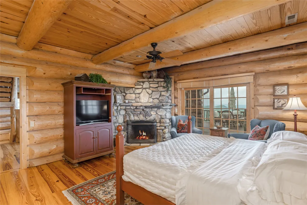 865 Toxaway Drive Lake Toxaway, NC 28747