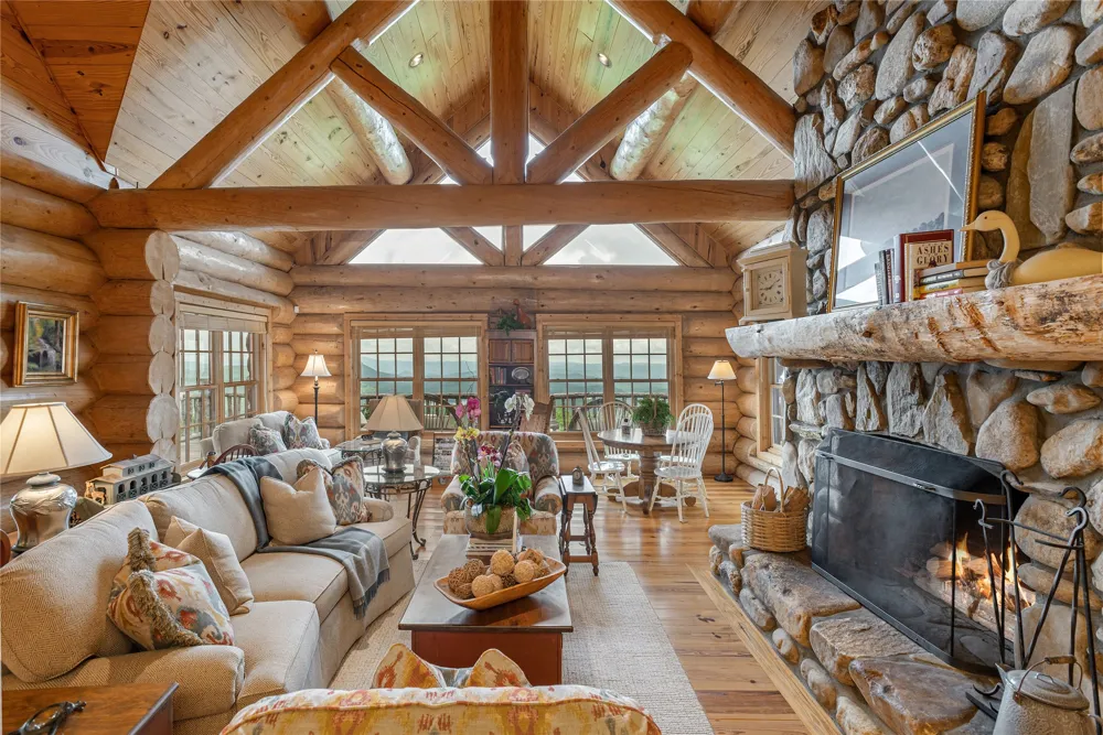 865 Toxaway Drive Lake Toxaway, NC 28747
