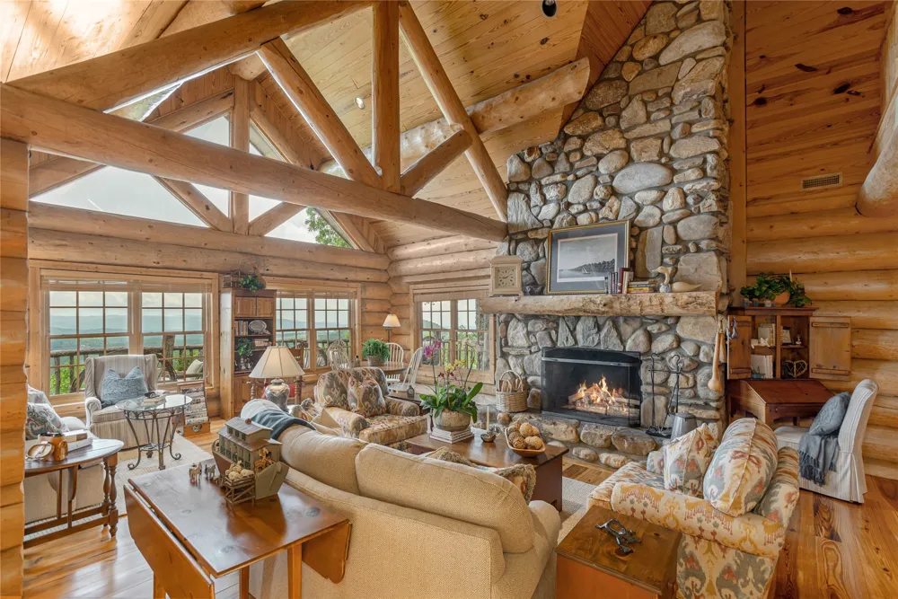 865 Toxaway Drive Lake Toxaway, NC 28747