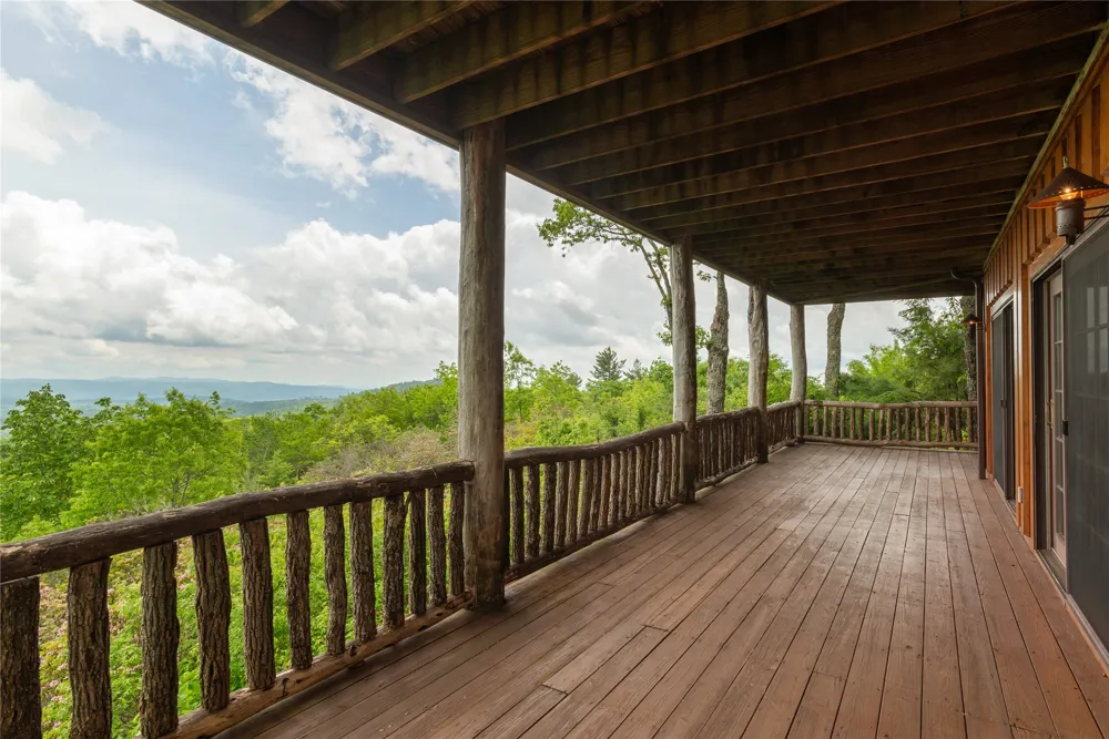 865 Toxaway Drive Lake Toxaway, NC 28747