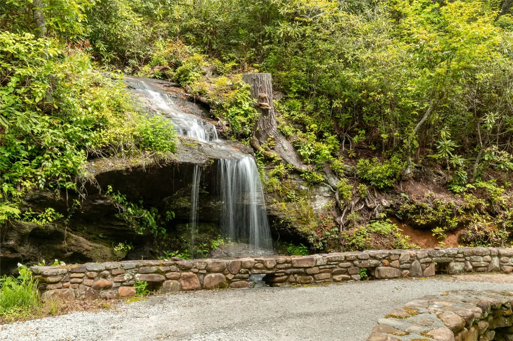 865 Toxaway Drive Lake Toxaway, NC 28747