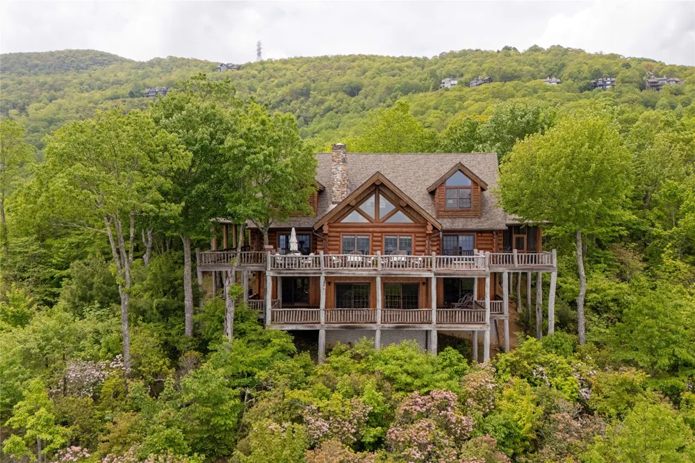 865 Toxaway Drive Lake Toxaway, NC 28747