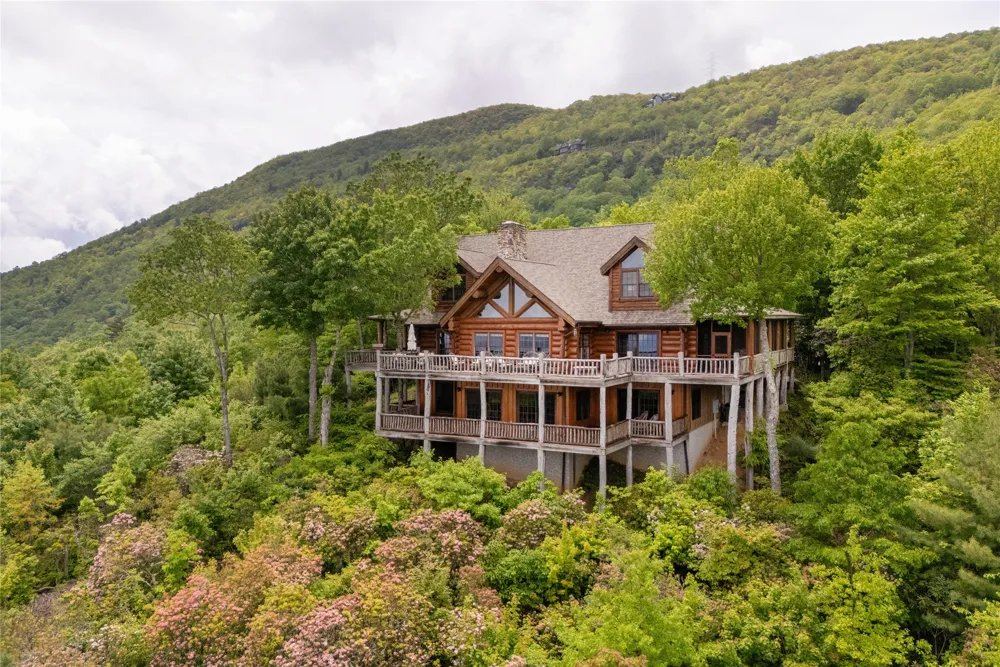 865 Toxaway Drive Lake Toxaway, NC 28747