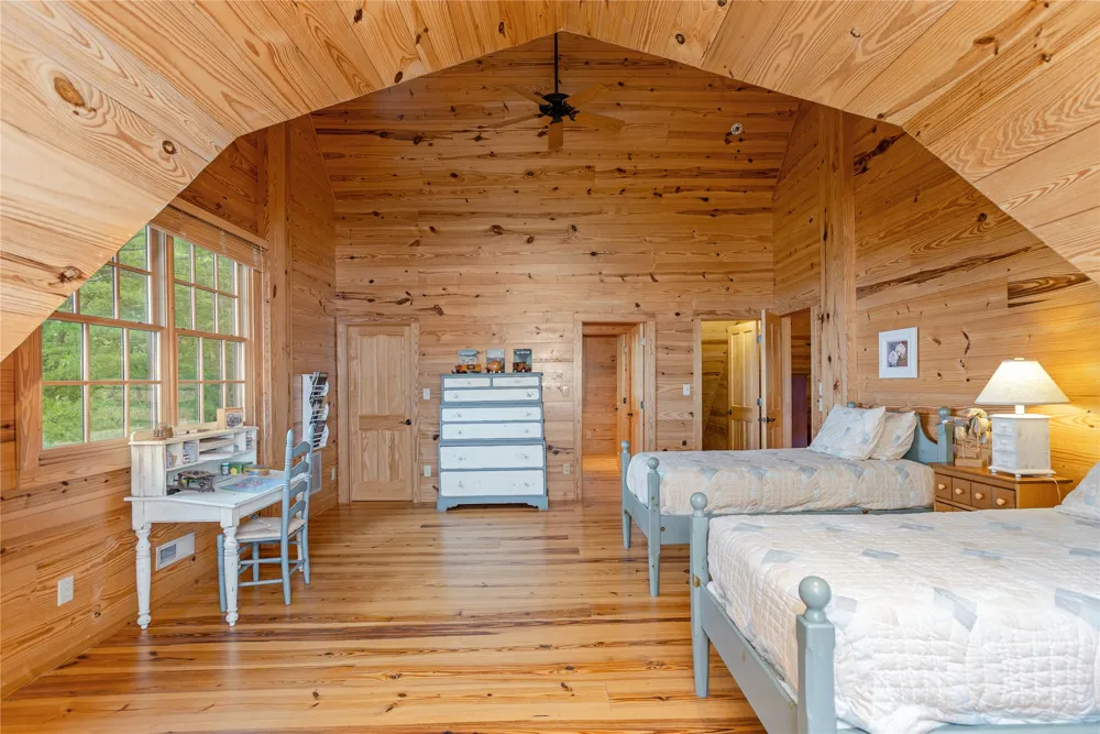 865 Toxaway Drive Lake Toxaway, NC 28747