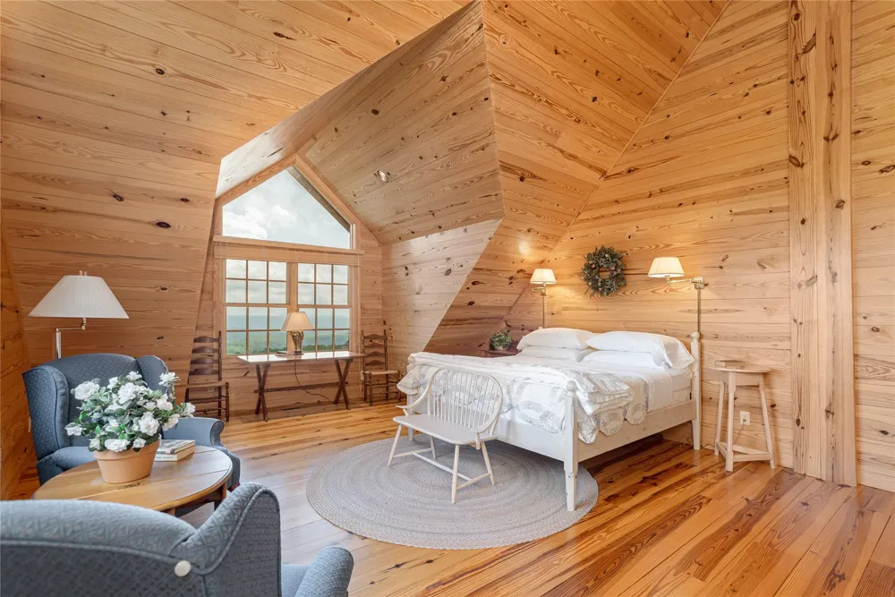 865 Toxaway Drive Lake Toxaway, NC 28747