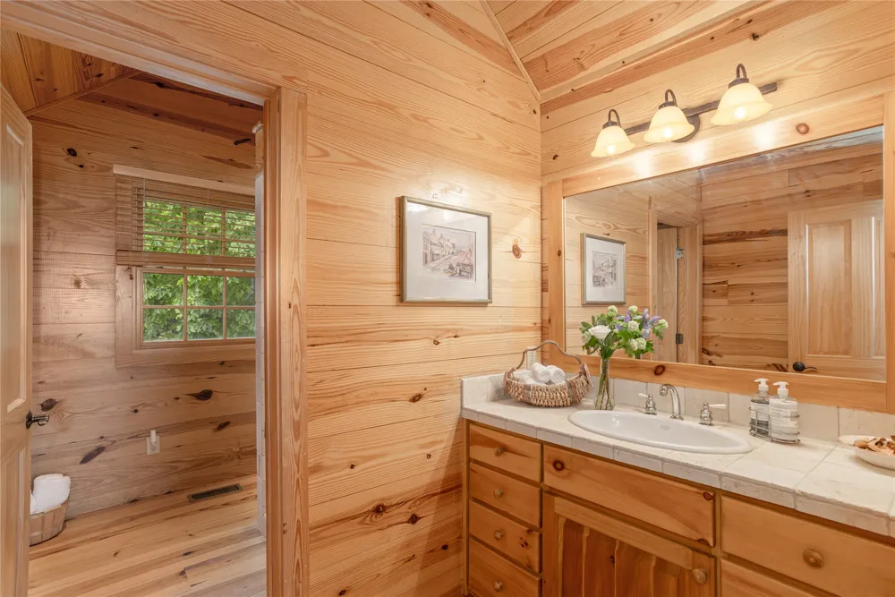 865 Toxaway Drive Lake Toxaway, NC 28747