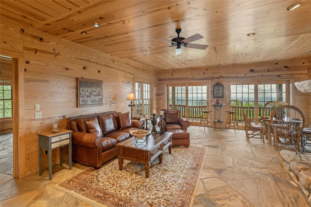 865 Toxaway Drive Lake Toxaway, NC 28747