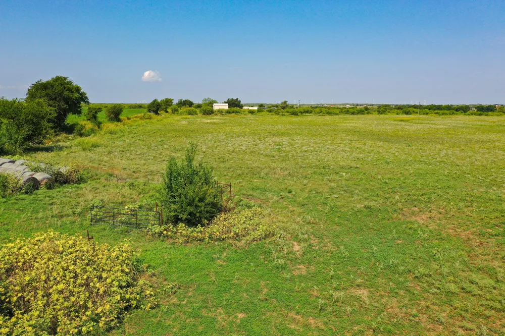 36 Ballard Road Jacksboro, TX 76458