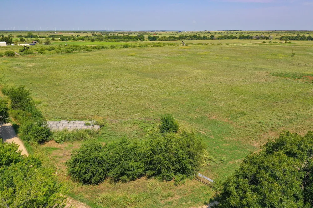 36 Ballard Road Jacksboro, TX 76458