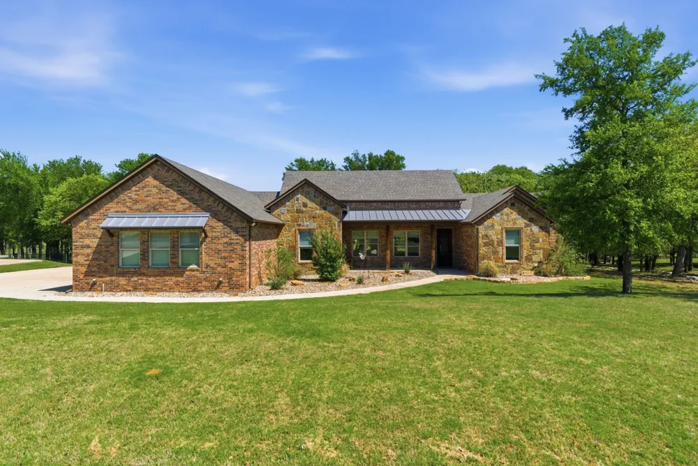 104 Oak Bend Court Lipan, TX 76462