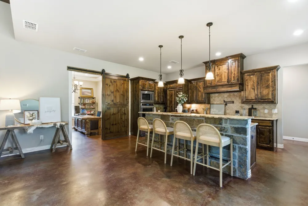 104 Oak Bend Court Lipan, TX 76462