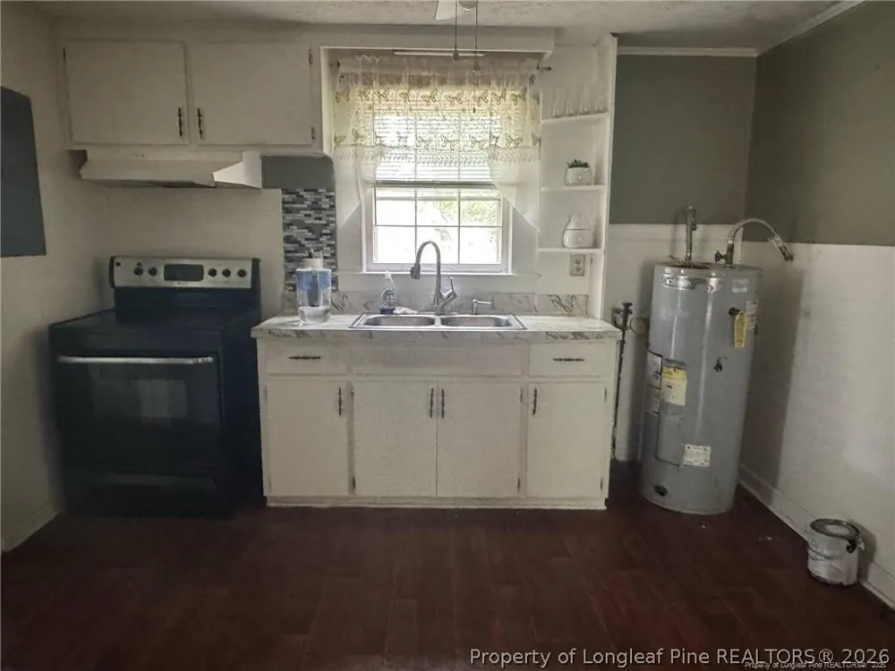 307 S cedar Street Rowland, NC 28383