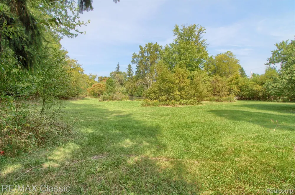19150 Beck Road Northville Township, MI 48167