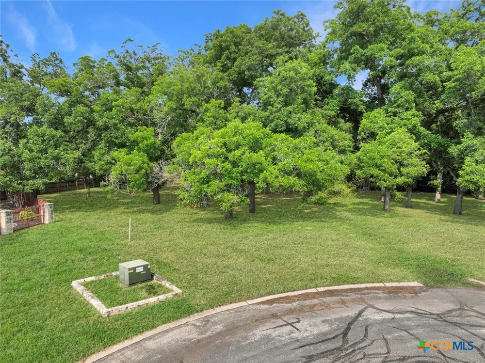 127 Milagros Seguin, TX 78155