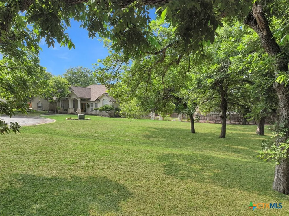 127 Milagros Seguin, TX 78155