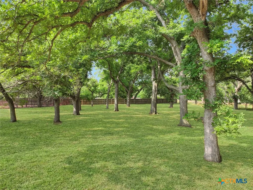 127 Milagros Seguin, TX 78155