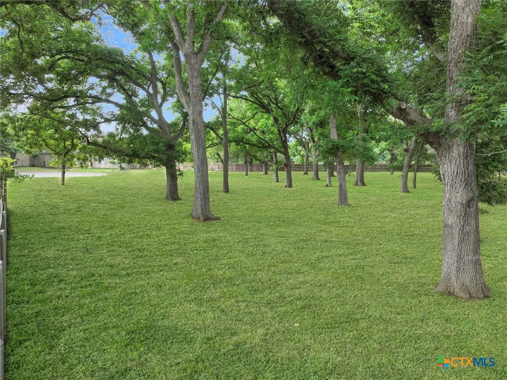127 Milagros Seguin, TX 78155