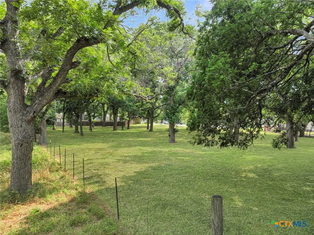 127 Milagros Seguin, TX 78155