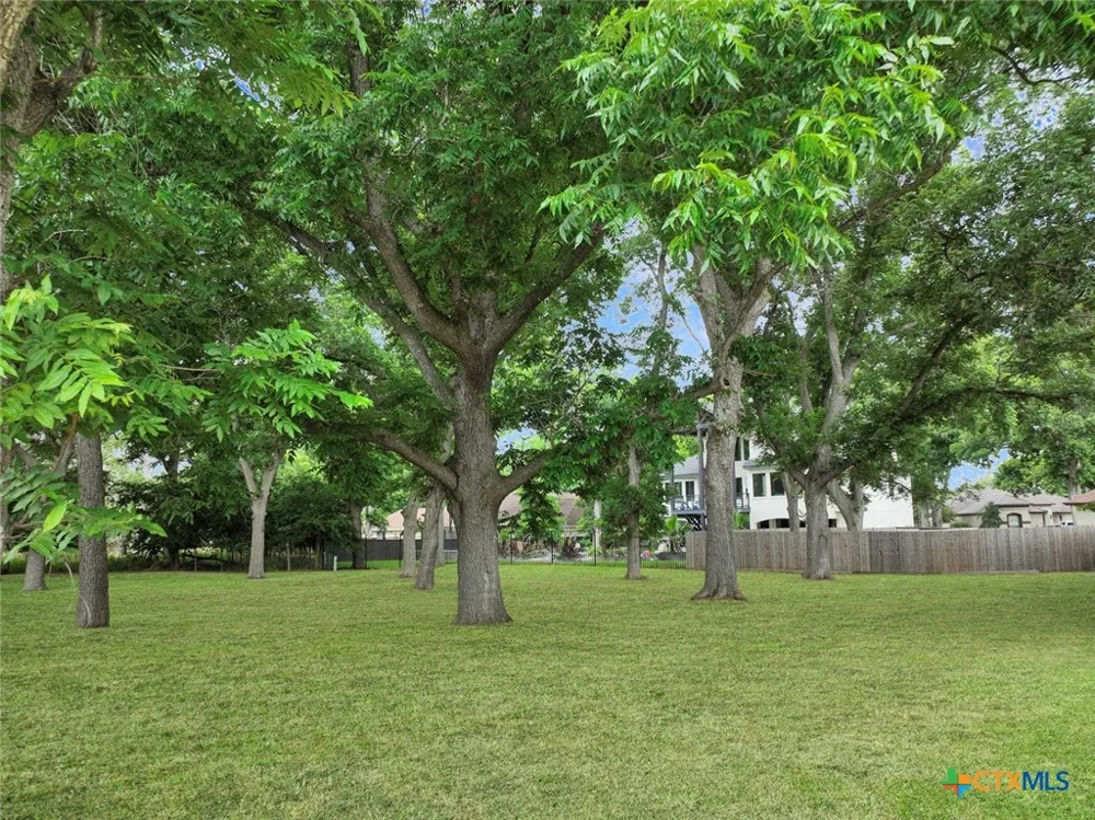 130 Milagros Seguin, TX 78155