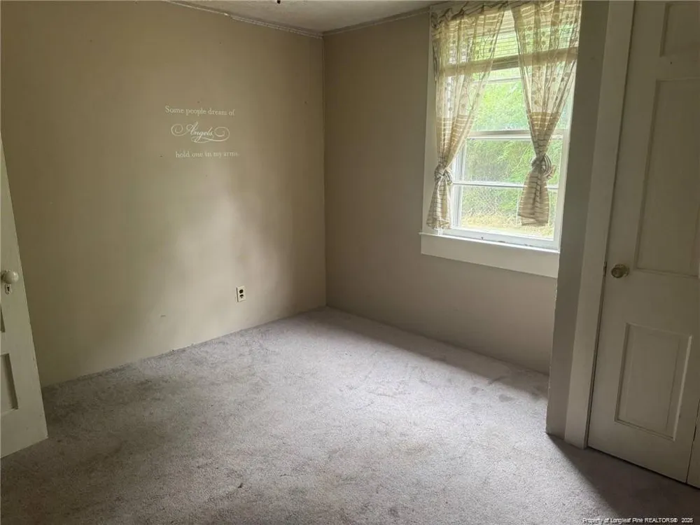 307 S cedar Street Rowland, NC 28383