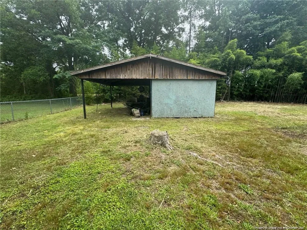 307 S cedar Street Rowland, NC 28383