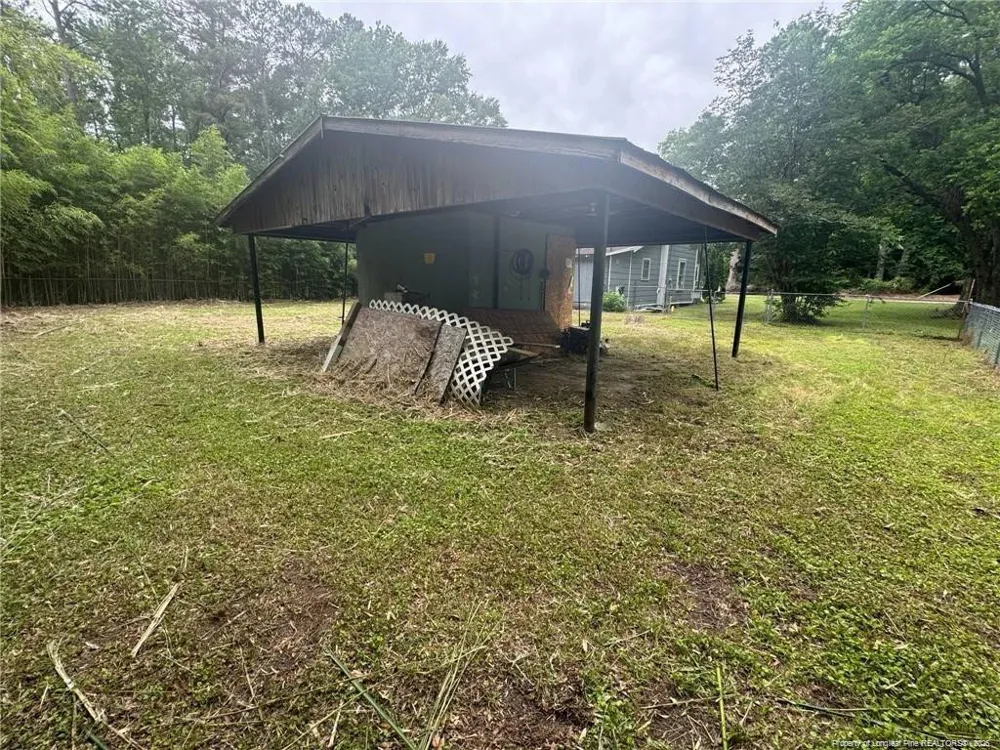 307 S cedar Street Rowland, NC 28383