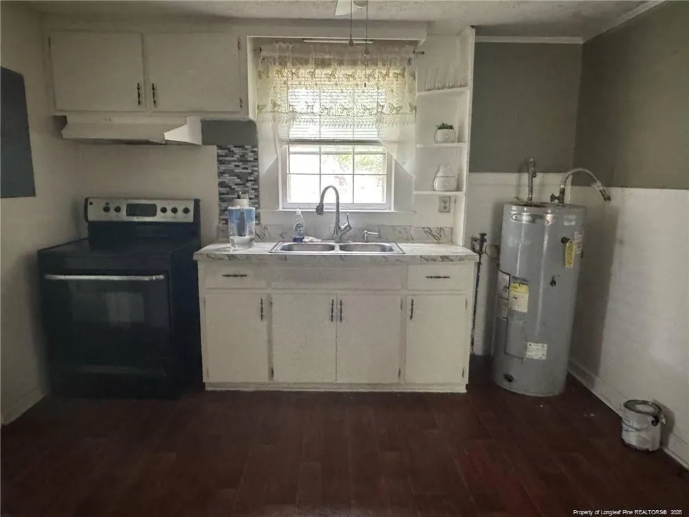 307 S cedar Street Rowland, NC 28383