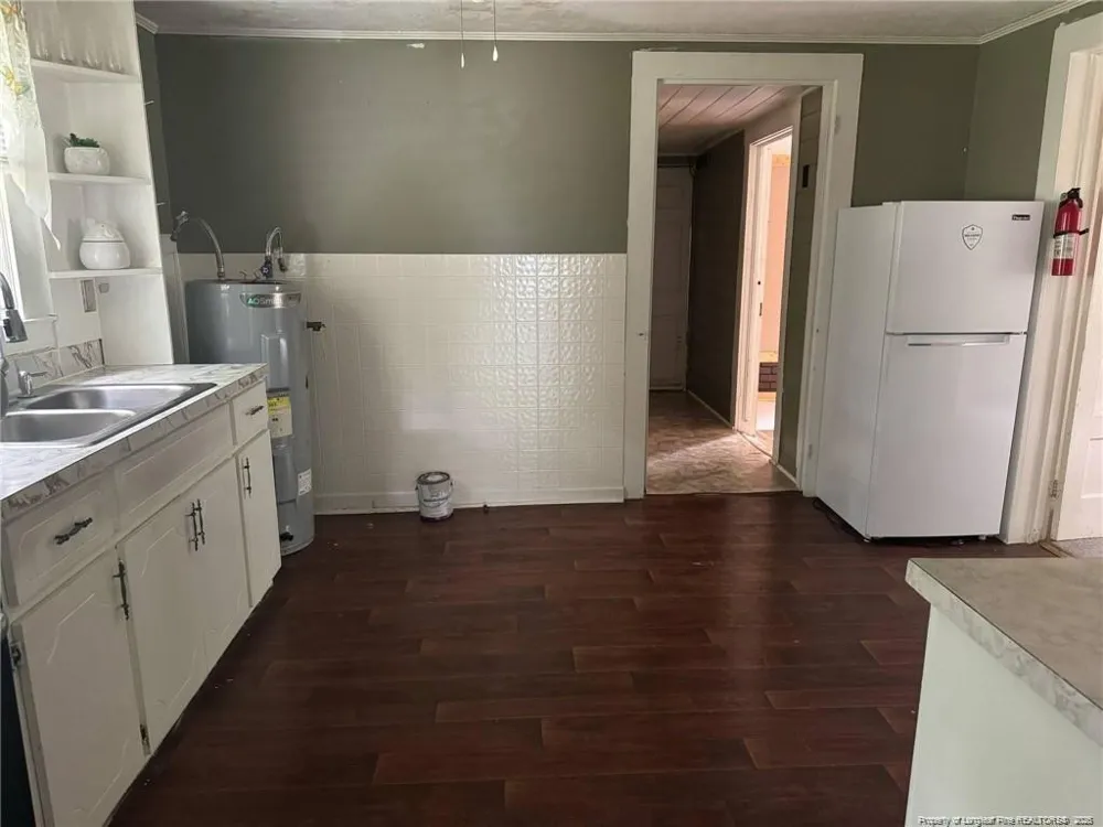 307 S cedar Street Rowland, NC 28383