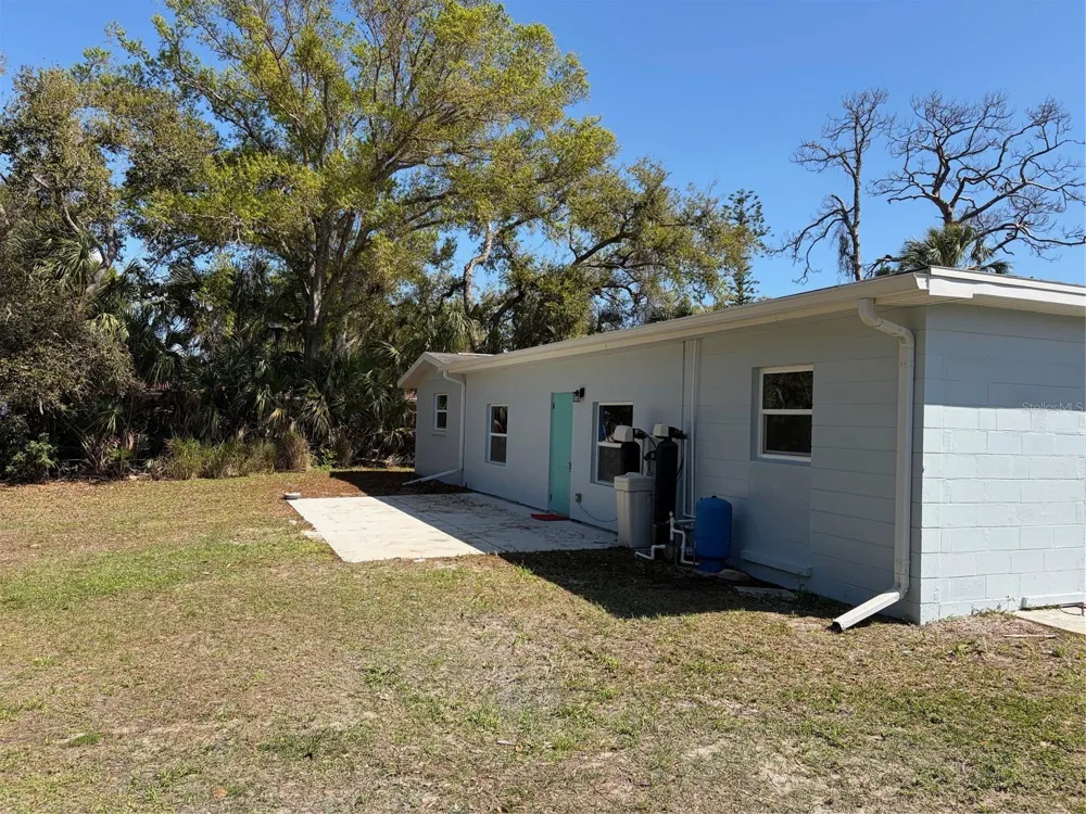 201 PALMETTO ROAD Nokomis, FL 34275