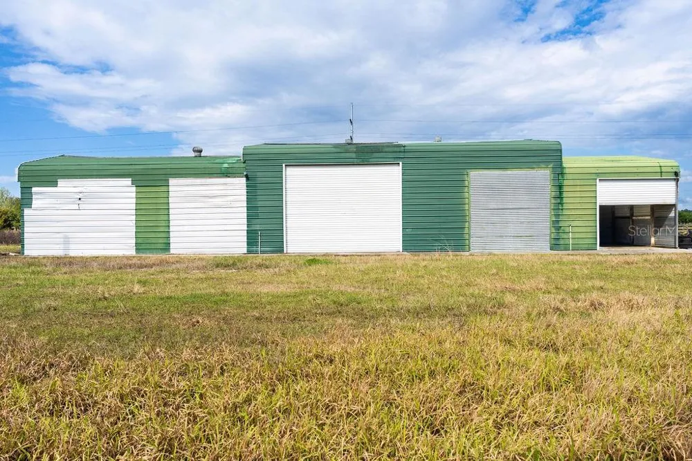 6029 US HIGHWAY 17 De Leon Springs, FL 32130