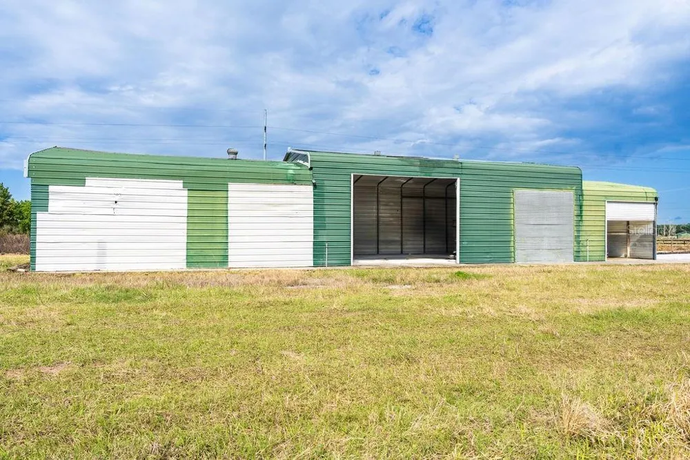 6029 US HIGHWAY 17 De Leon Springs, FL 32130