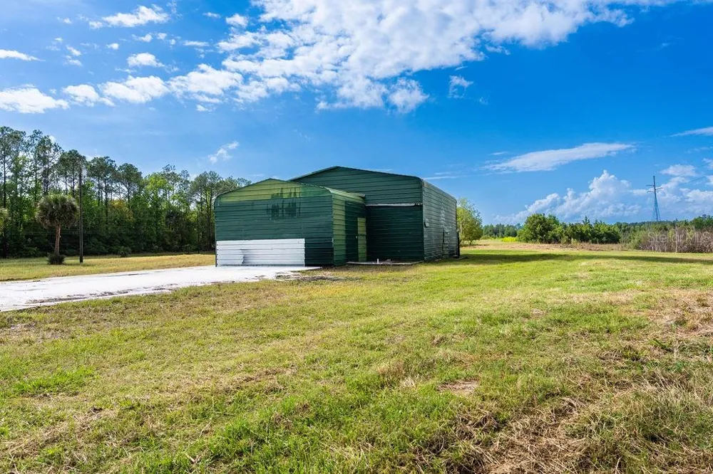 6029 US HIGHWAY 17 De Leon Springs, FL 32130