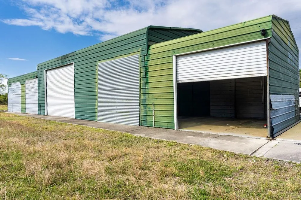 6029 US HIGHWAY 17 De Leon Springs, FL 32130
