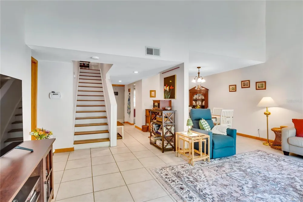 702 GLASGOW COURT Winter Springs, FL 32708
