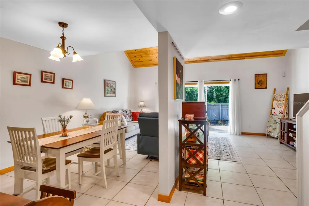702 GLASGOW COURT Winter Springs, FL 32708
